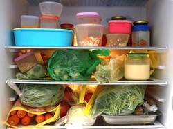 Ini Makanan Paling Berbahaya di Kulkas Menurut Pakar