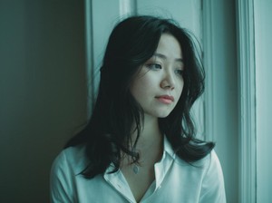 Nggak Selalu Terlihat, Ini 5 Tanda Perempuan yang Sebenarnya Tidak Bahagia Menurut Psikologi