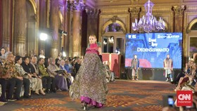 Coba-coba Unjuk Gigi Desainer Indonesia di Front Row Paris
