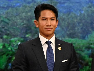 img-title 7 Potret Ketampanan Pangeran Abdul Mateen Putra Sultan Brunei di KTT Asean