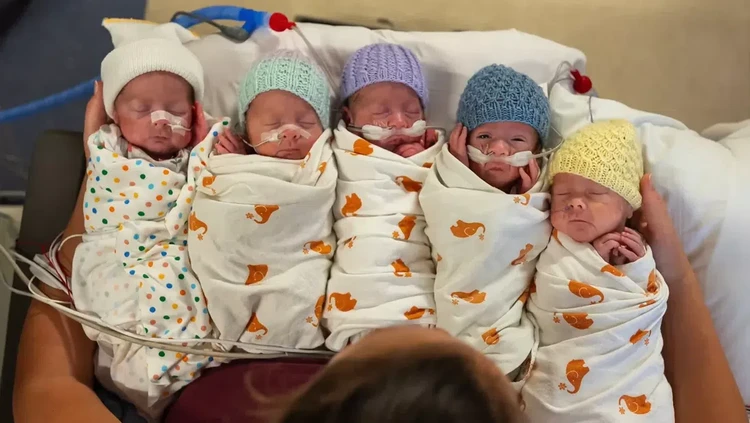 Bunda Asal Washington Melahirkan Bayi Kembar 5
