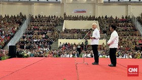 Tembang 'Andaikan Kau Datang Kembali' Iringi Pamit Ganjar dari Jateng