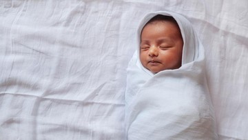 CEGAH BAYI MENGAYUNKAN LENGAN DAN KAKI