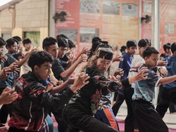 Kala Bule Belanda Jatuh Hati dengan Pencak Silat