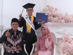 Sosok Khakam, Wisudawan UNY yang Punya Lebih dari 170 Penghargaan