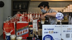 FOTO: Latte Dicampur dengan Alkohol Populer di China