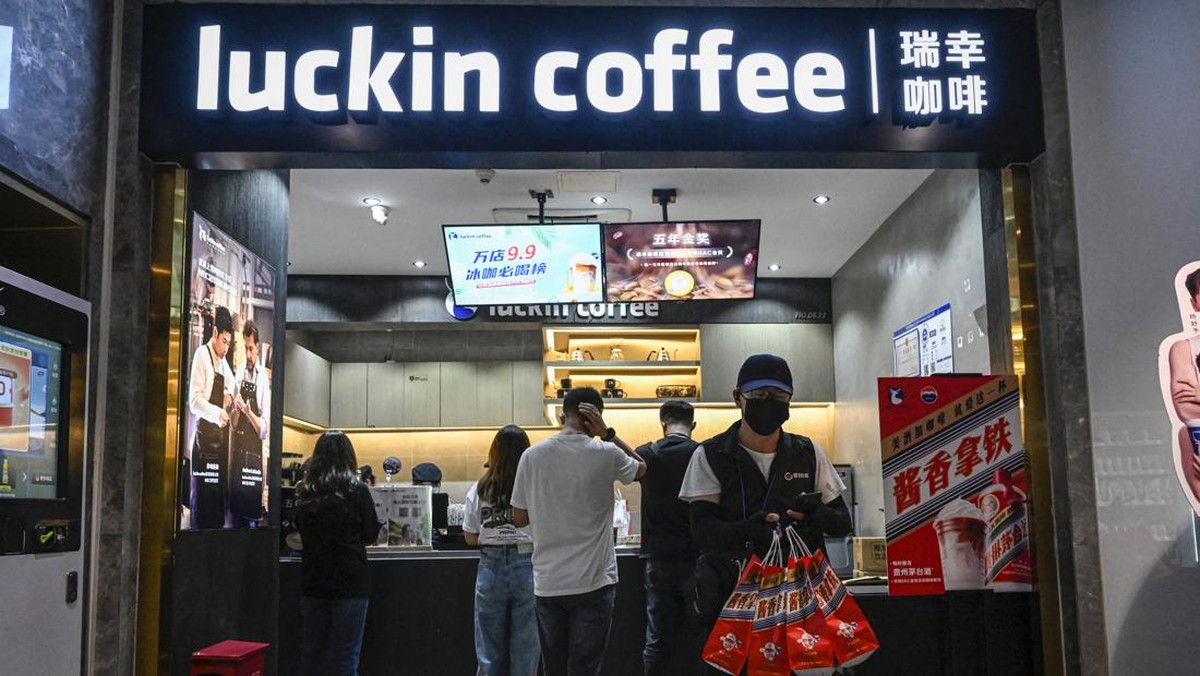 FOTO: Latte Dicampur dengan Alkohol Populer di China