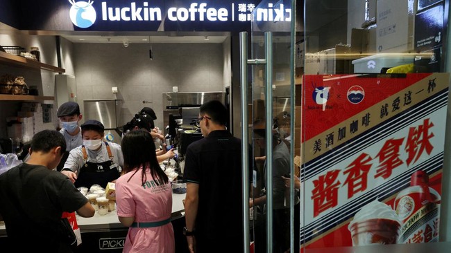 FOTO: Latte Dicampur dengan Alkohol Populer di China