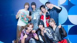 Lirik Lagu Hug - RIIZE