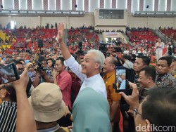10 Tahun Pimpin Jateng, Ganjar: Hari Terakhir Ini Terlalu Berat