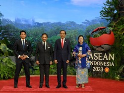 Serba-serbi KTT ASEAN: Tampannya Pangeran Mateen-PM Xanana Cium Tangan Iriana
