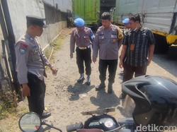 Ngeri! Gerombolan Pemotor Bersajam Bacok Pemuda di Kemijen Semarang