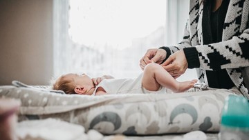PENTINGNYA MENGGUNAKAN POSTPARTUM NANNY PASCA PERSALINAN