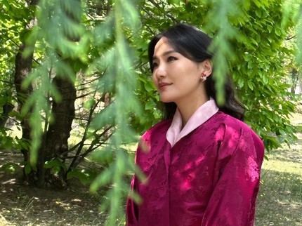 7 Potret Ratu Bhutan yang Cantik dan Pintar, Sedang Hamil Anak Ketiga Bun