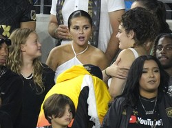 Viral Reaksi Selena Gomez Nonton Messi Gagal Bobol Gawang Tim Lawan