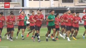 VIDEO: STY Pimpin latihan Timnas Senior, Shane Pattynama Cidera
