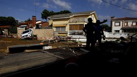 FOTO: Tiga Orang Tewas usai Banjir Besar Terjang Spanyol
