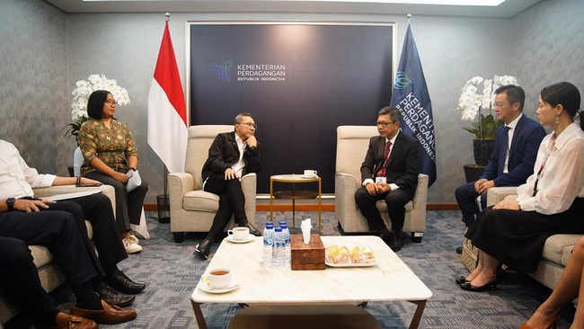 Mendag Zulkifli Hasan menerima kunjungan VinFast, kedua pihak membahas tentang peluang kerja sama dan investasi di bidang kendaraan listrik.