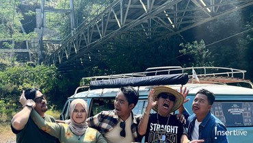 img-title Lepas dari Putih Abu Abu, Alma Thania Jadi Vokalis Band Dodit-Ebel Cobra