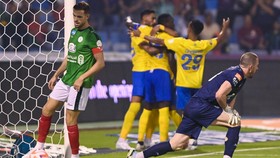 Hormati Saudi, Henderson Tolak Pakai Ban Kapten Pelangi di Ettifaq