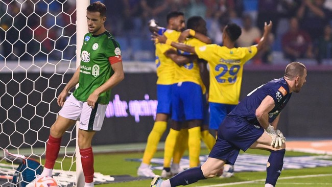 Jordan Henderson mengatakan tak akan mengenakan ban kapten pelangi yang identik dengan simbol LGBT saat memimpin Al Ettifaq demi hormati Arab Saudi.