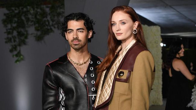 Persidangan yang memutuskan nasib hak asuh anak Sophie Turner dan Joe Jonas bakal digelar pada awal Januari 2024.
