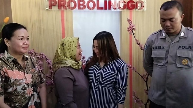 Kapolda Jatim Irjen Toni Harmanto perintahkan jajarannya memeriksa Bripka Nuril dan istrinya Luluk Sofiatul Jannah soal dugaan pelanggaran disiplin dan etik.
