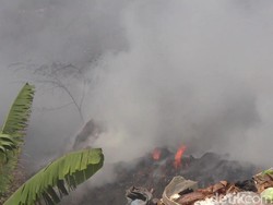 Lahan Eks TPA Panembong Subang Terbakar