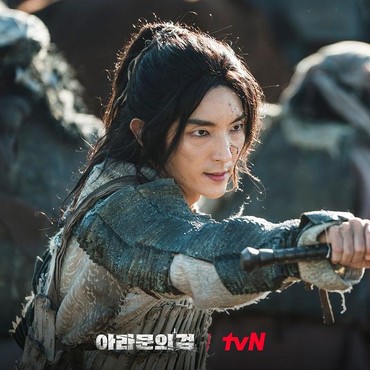 Beban Mental Lee Joon Gi Gantikan Song Joong Ki dalam 'Arthdal Chronicles 2'