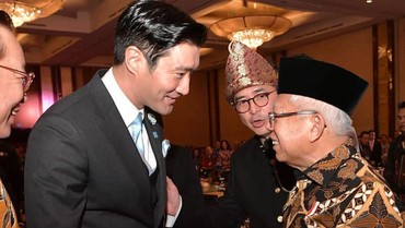 img-title Jarang Kelihatan, Wapres Ma'ruf Amin Ketemuan dengan Siwon di KTT ASEAN