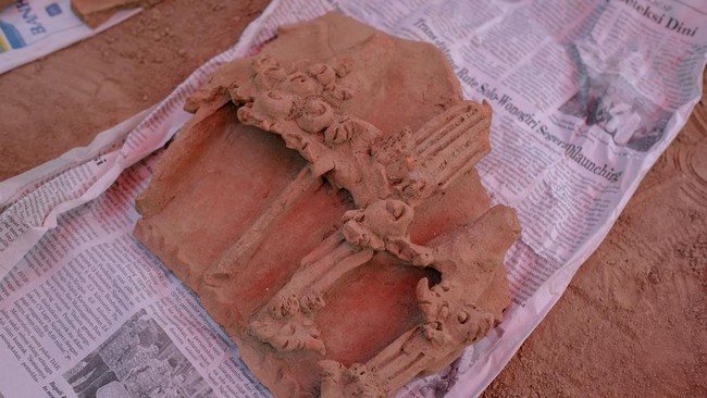 Fragmen gerabah yang diduga wadah air peninggalan era Kerajaan Majapahit ditemukan di Bantul, DIY.