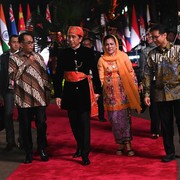 Para Ibu Negara Dress Up Buat Gala Dinner KTT Asean 2023, Wakil Presiden AS Pakai Batik!