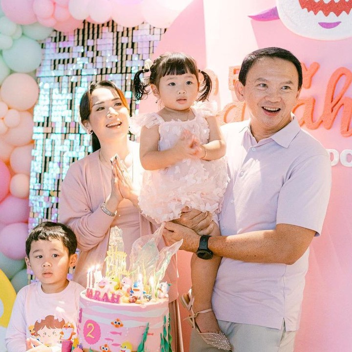 <p>Belum lama ini, Ahok dan Puput mengadakan perayaan ulang tahun kedua untuk sang putri. Acara digelar dengan sangat meriah dan bernuansa <em>pink</em>. (Foto: Instagram: @btpnd)</p>