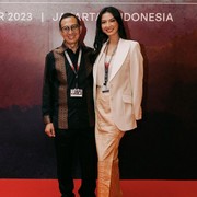 Adu Gaya Raline Shah dan Maudy Ayunda di ASEAN-BAC, Sama Berkain Tapi Modern!