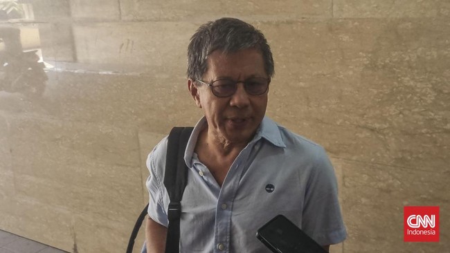 Rocky sempat menawarkan permohonan cabut gugatan, namun ditolak. Sidang Bajingan Tolol berlanjut.