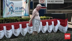 FOTO: 'Hujan' Matahari di Tengah Jakarta