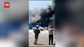 VIDEO: KMP Mutiara Berkah I Terbakar Di Dermaga Cilegon