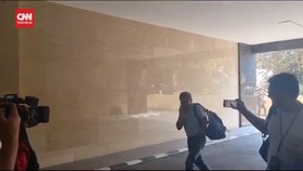 VIDEO: Gaya Rocky Gerung Sebelum Diperiksa Polisi