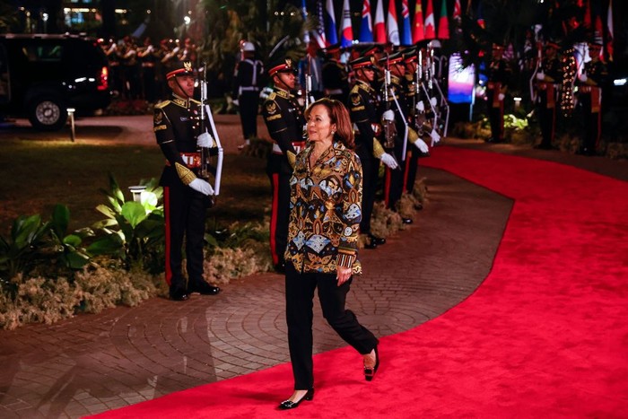 US Vice President Kamala Harris arrives for the gala dinner of the 43rd ASEAN Summit in Jakarta on September 6, 2023. (Photo by Mast IRHAM / POOL / AFP) (Photo by MAST IRHAM/POOL/AFP via Getty Images)