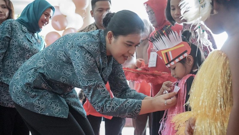 Kahiyang Ayu Ajak Anak-Anak Medan Cinta Literasi Lewat Kuis Berhadiah