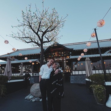 Pamer Foto Mesra dengan Pacar Berondong, Agnez Mo Kasih Kode Tunangan?