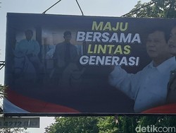 Baliho Prabowo-Gibran Maju Bersama Lintas Generasi Mejeng di Pati