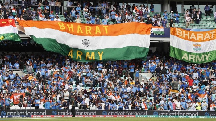 Bendera nasional India bertuliskan nama Bharat, yang memang merupakan salah satu dari dua nama resmi negara tersebut. (AP Photo/Kirsty Wigglesworth/File)