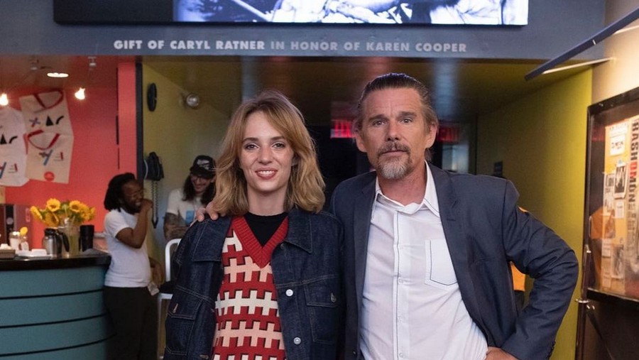 Ethan Hawke dan Maya Hawke Ethan Hawke dan Maya Hawke.