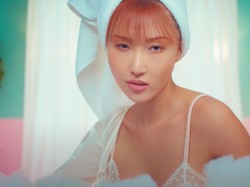 Hwasa Suarakan Cintai Tubuh Sendiri di Lagu Comeback