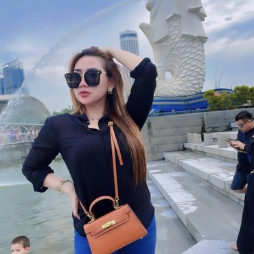 Hedon, Luluk Nuril Tiktoker Istri Polisi Liburan Sambil Dikawal Patwal