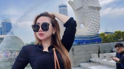 Hedon, Luluk Nuril Tiktoker Istri Polisi Liburan Sambil Dikawal Patwal