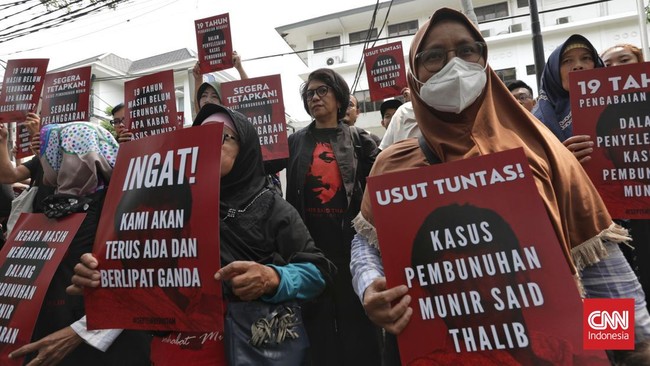 Kasus pembunuhan aktivis Hak Asasi Manusia (HAM) Munir Said Thalib disebut sudah berusia 19 tahun dan masih tanpa titik terang.