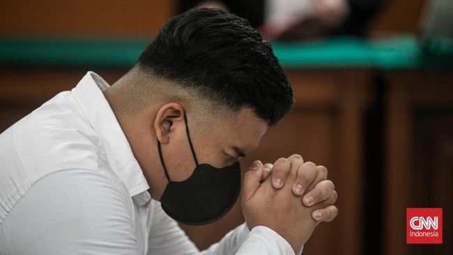 Selain Mario Dandy, majelis hakim tingkat banding pada Pengadilan Tinggi DKI Jakarta juga tetap menghukum terdakwa Shane Lukas dengan pidana 5 tahun penjara.