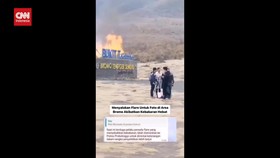 VIDEO: Bukit Teletubbies Kebakaran Akibat Flare Prewedding Pengunjung